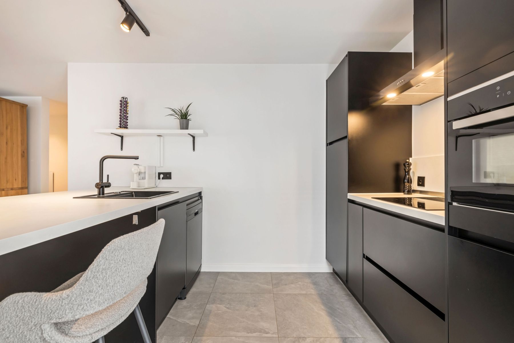 Volledig gerenoveerde bungalow instapklaar foto 9