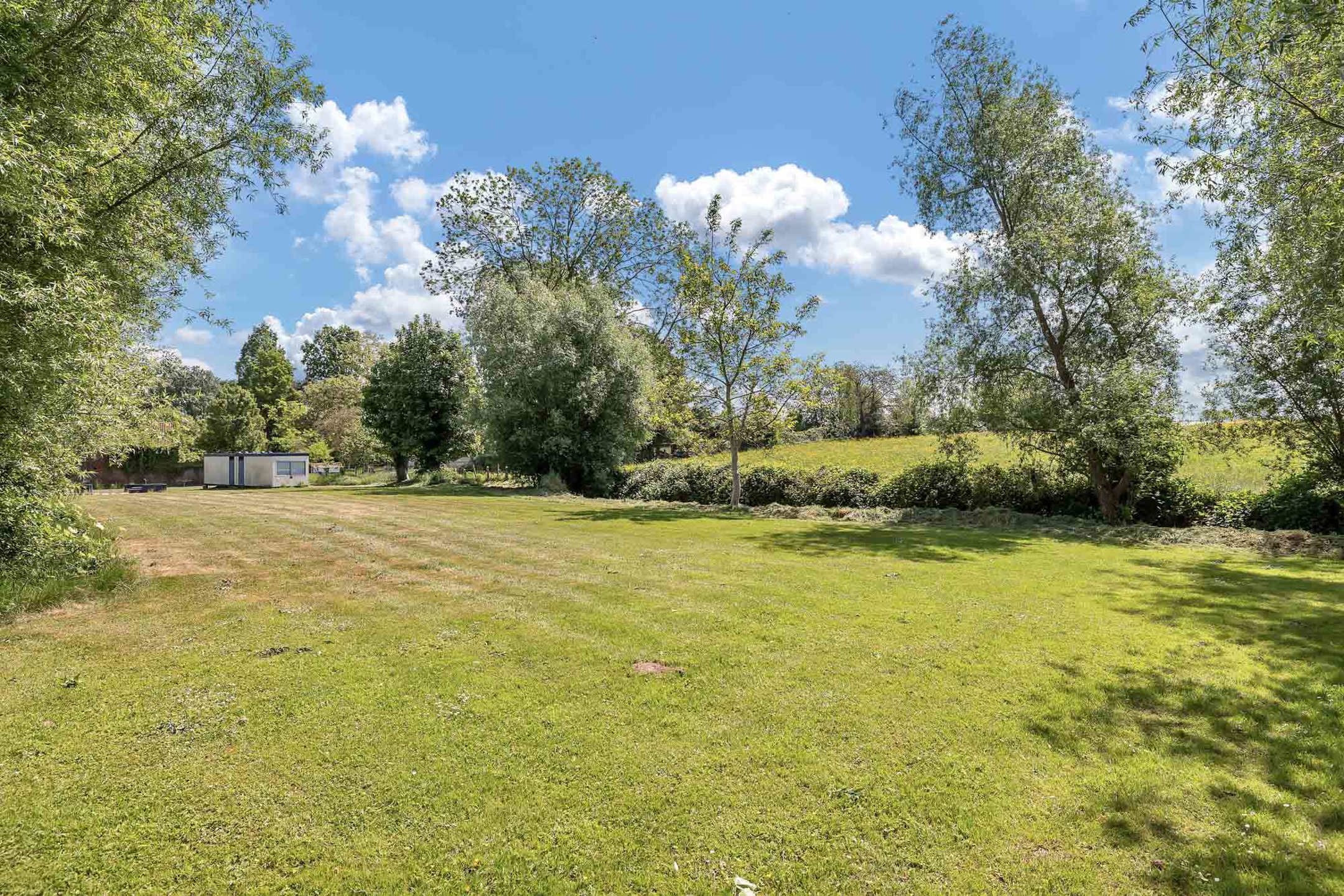 Ruime woning met prachtige tuin en diverse mogelijkheden foto 24