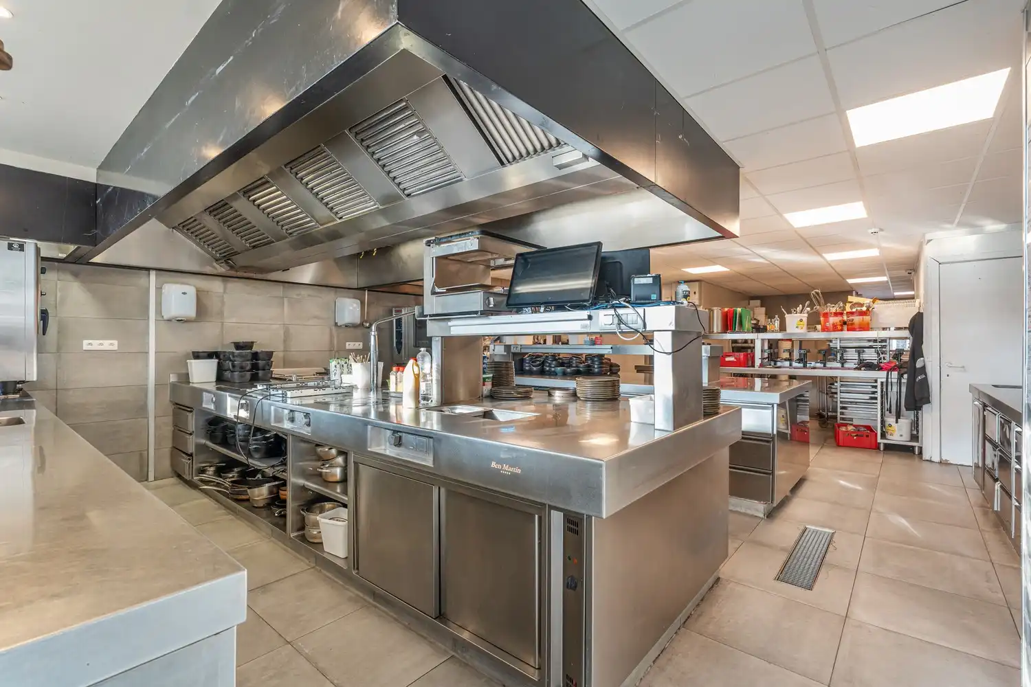 Investeringspand met stabiele huurder op topligging in Sint-Truiden (uitbating blijft behouden) foto 7