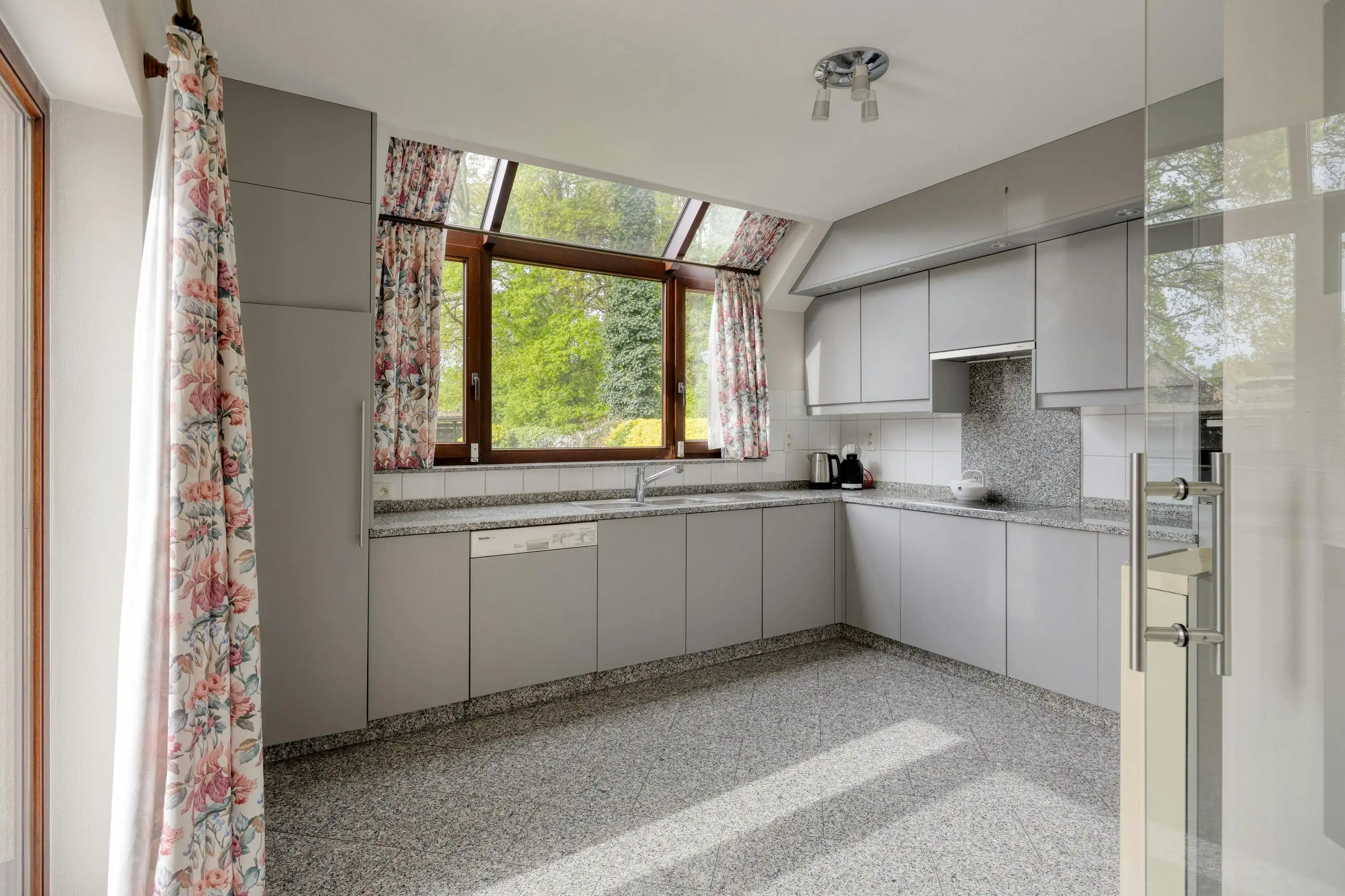 Vrijstaand huis met garage te koop in Zevendonk foto 7