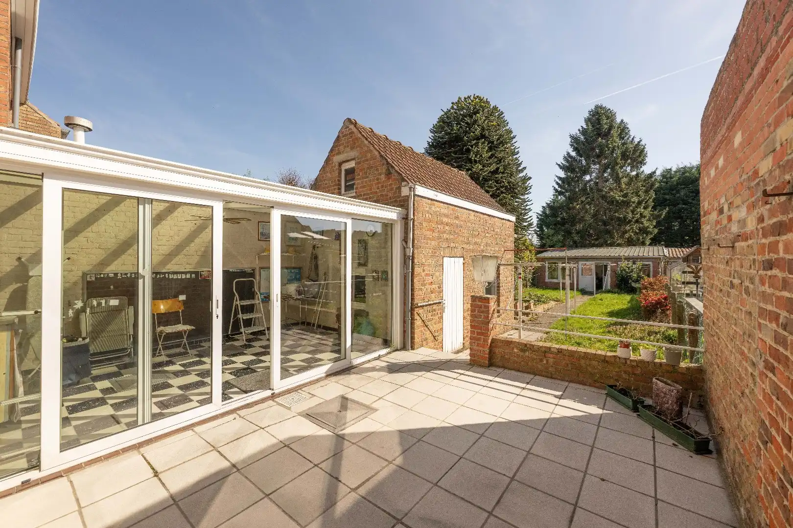 RUSTIG GELEGEN WONING MET DUBBELE GARAGE EN UITWEG!! foto 21