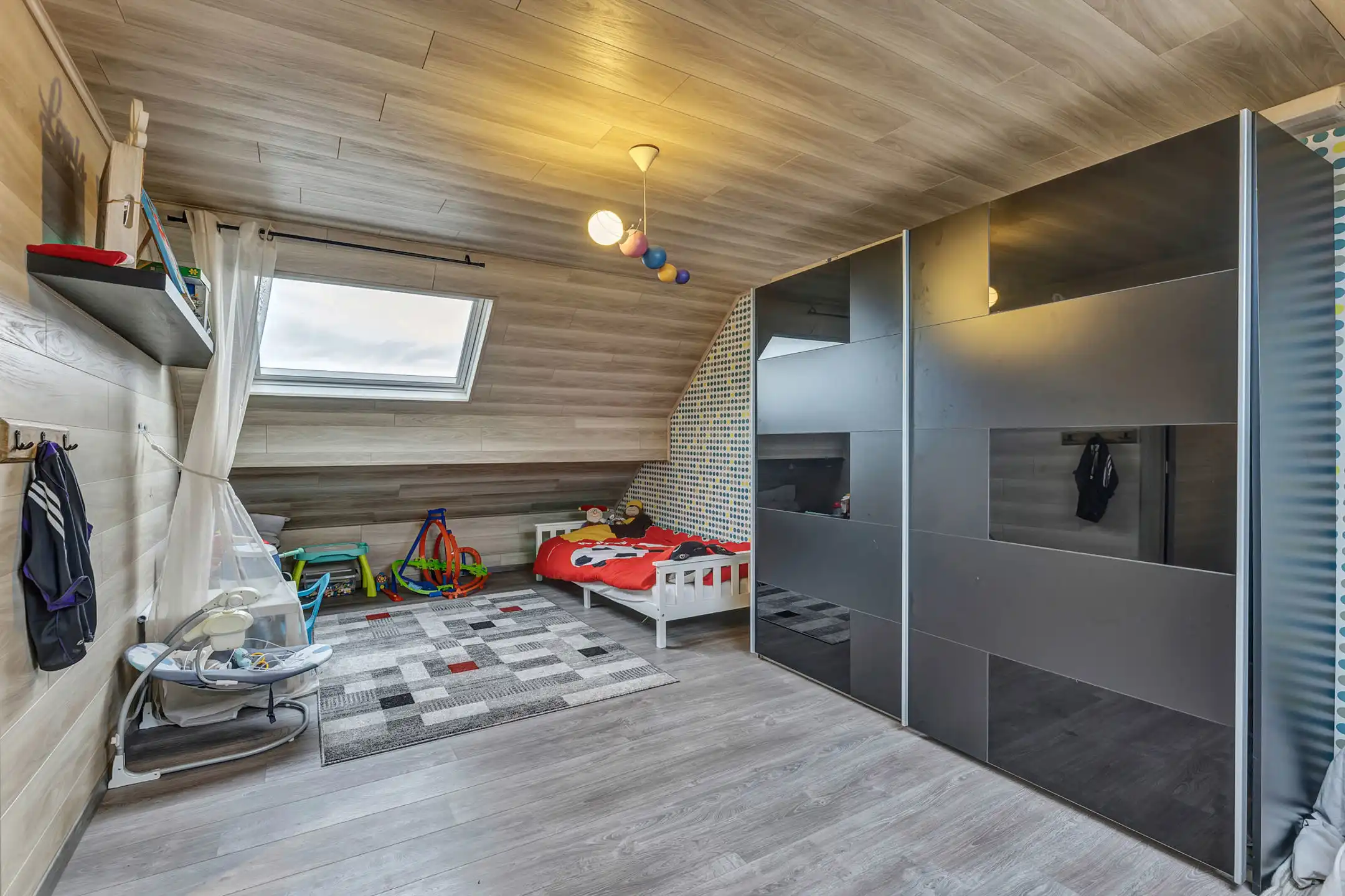 Prachtige instapklare woning met 3 slpks, tuin en garage foto 18
