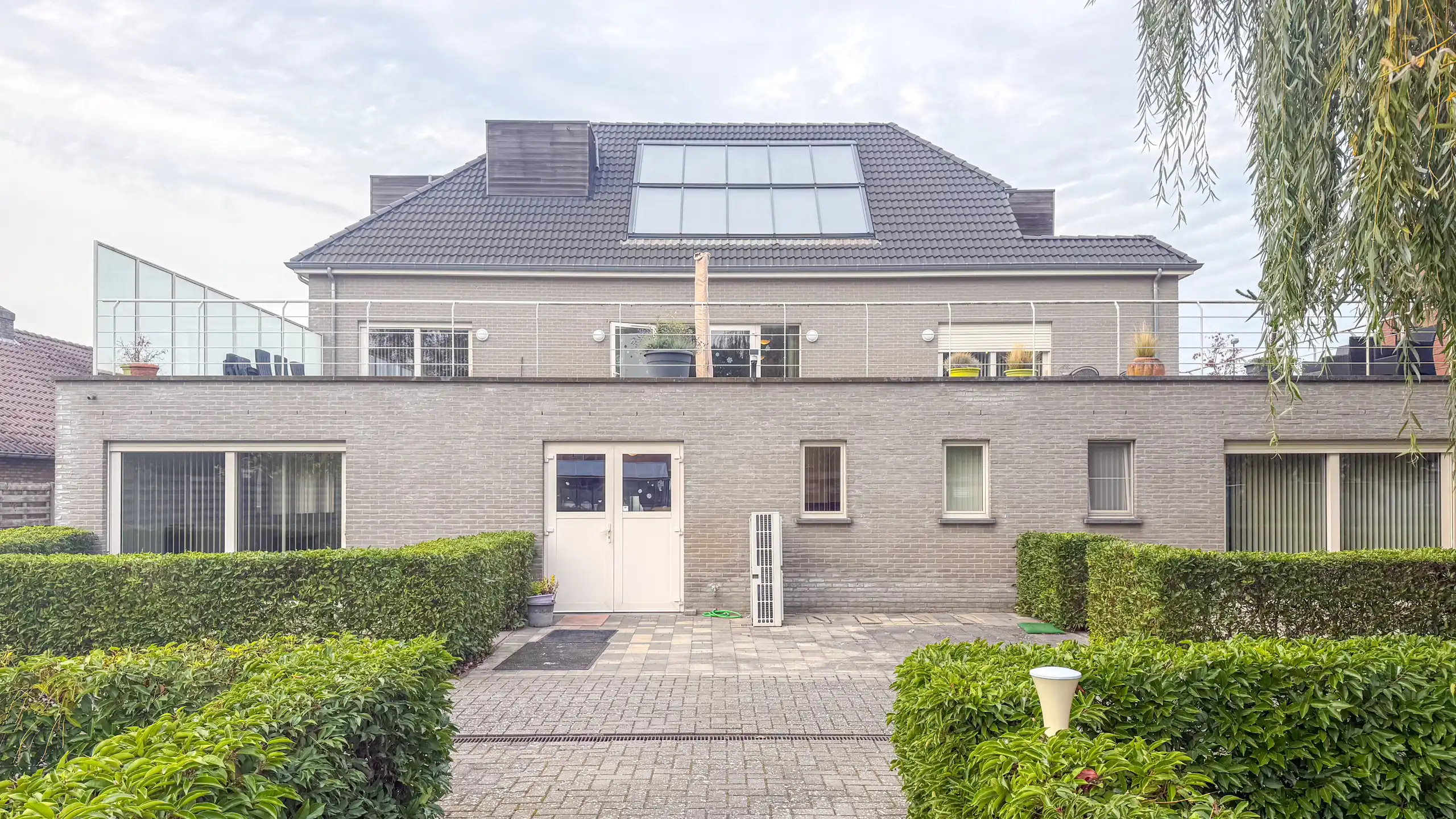 Veelzijdig investeringspand met 10 kamers, lift en kelder! foto 126