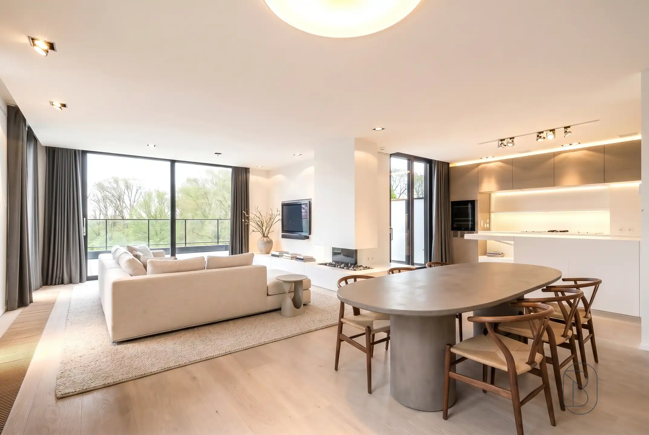 Topgelegen lichtrijke penthouse met prachtig terras foto 7