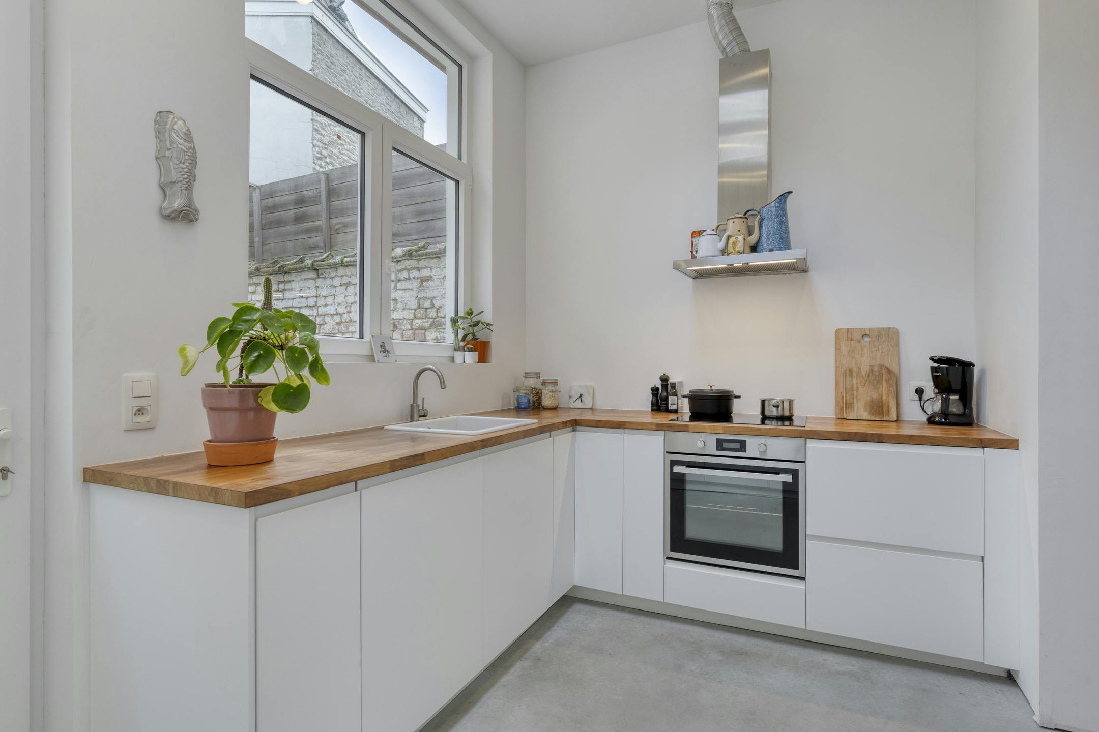 Instapklare woning te koop in Molenbeek! foto 7