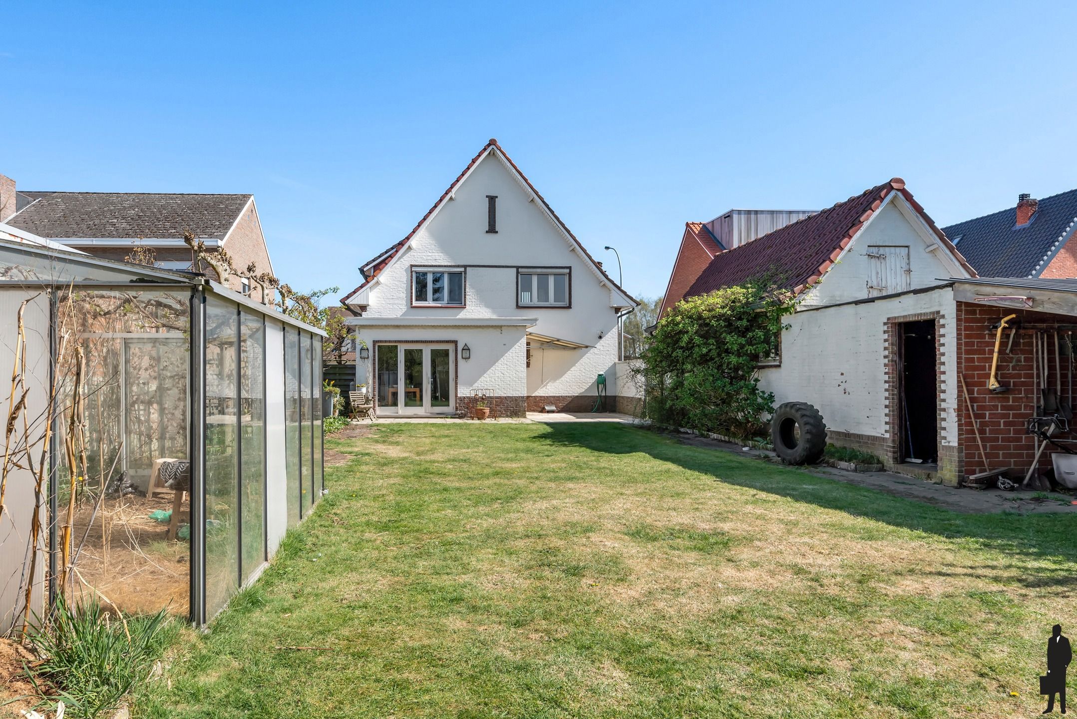 Karakteristieke woning met 5 slpk. en westtuin op 799m² foto 2