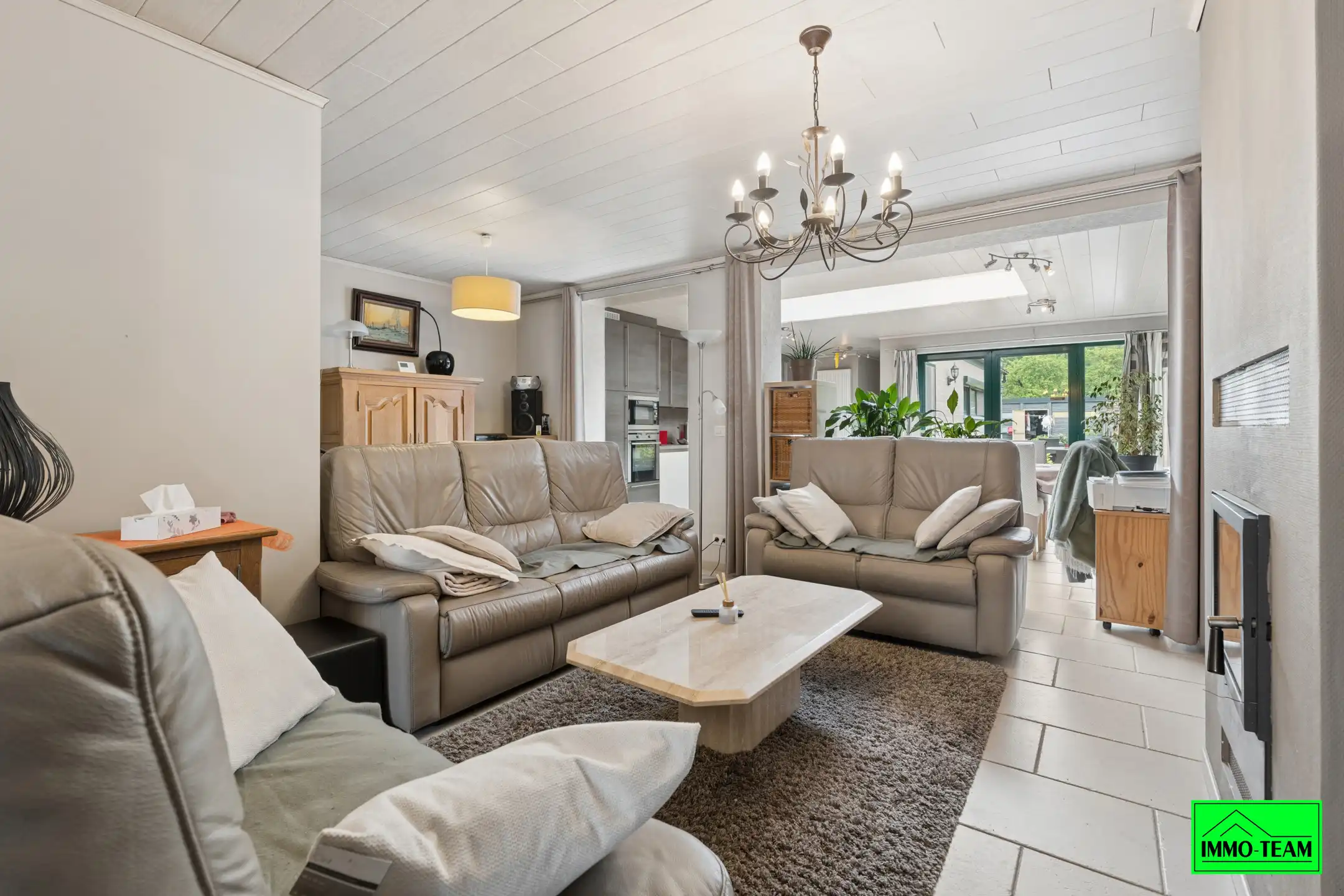  Volledig gerenoveerde en instapklare 2-gevelwoning  foto 5