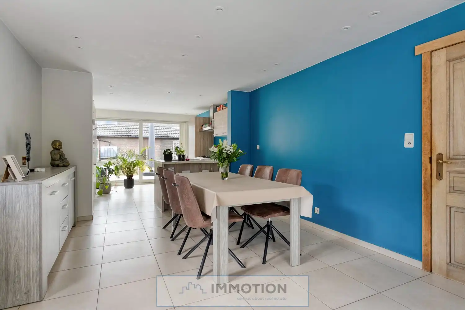 Instapklare halfopen woning op rustige ligging in Wevelgem - Kijkdagen met biedmoment op 4 en 5 september foto 5