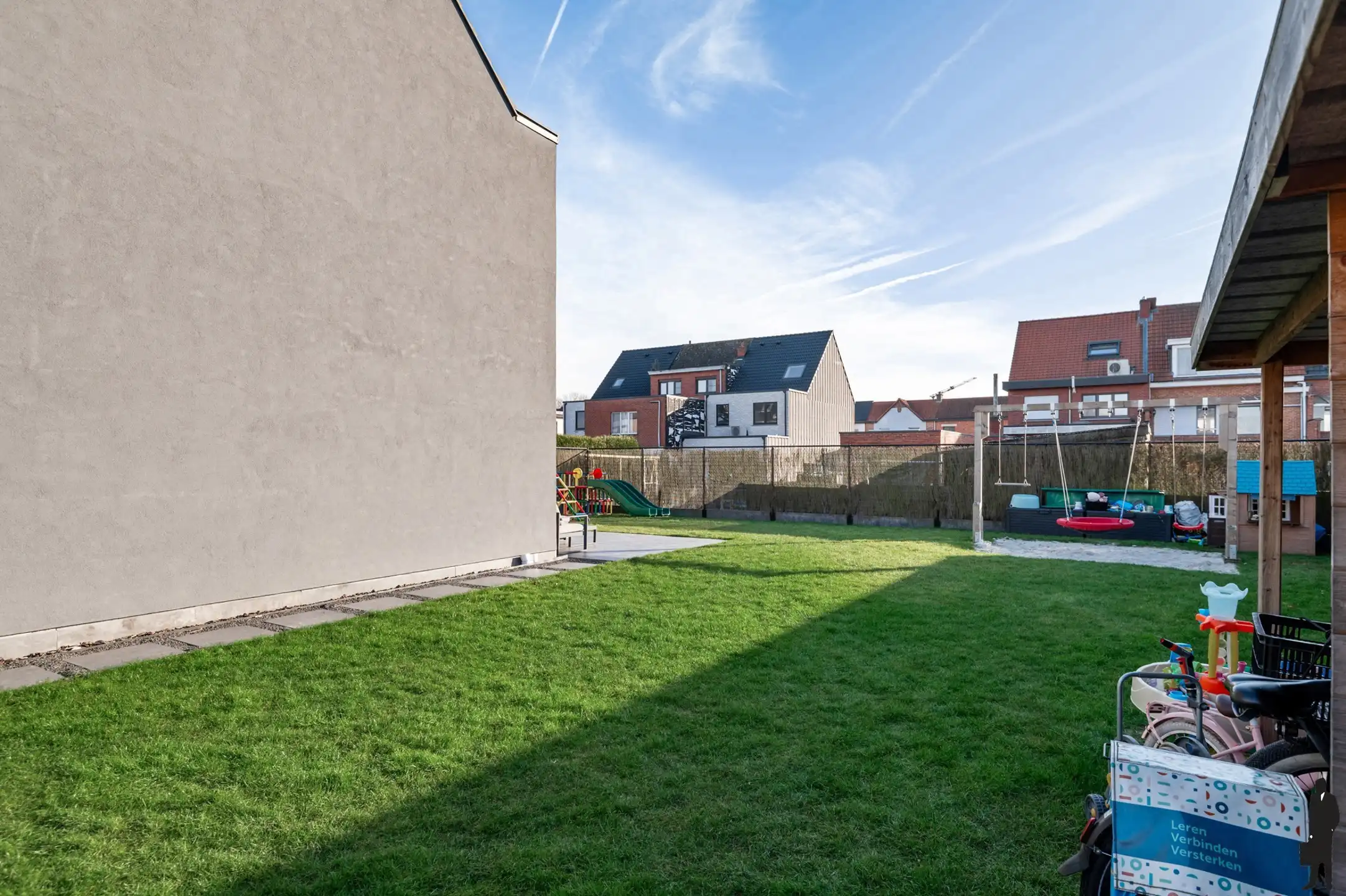 Welgelegen bouwgrond voor HOB met Z-georiënteerde tuin foto 3