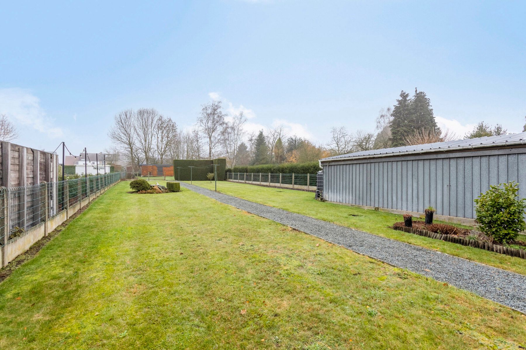 Te renoveren 4-gevelwoning met prachtige tuin foto 2