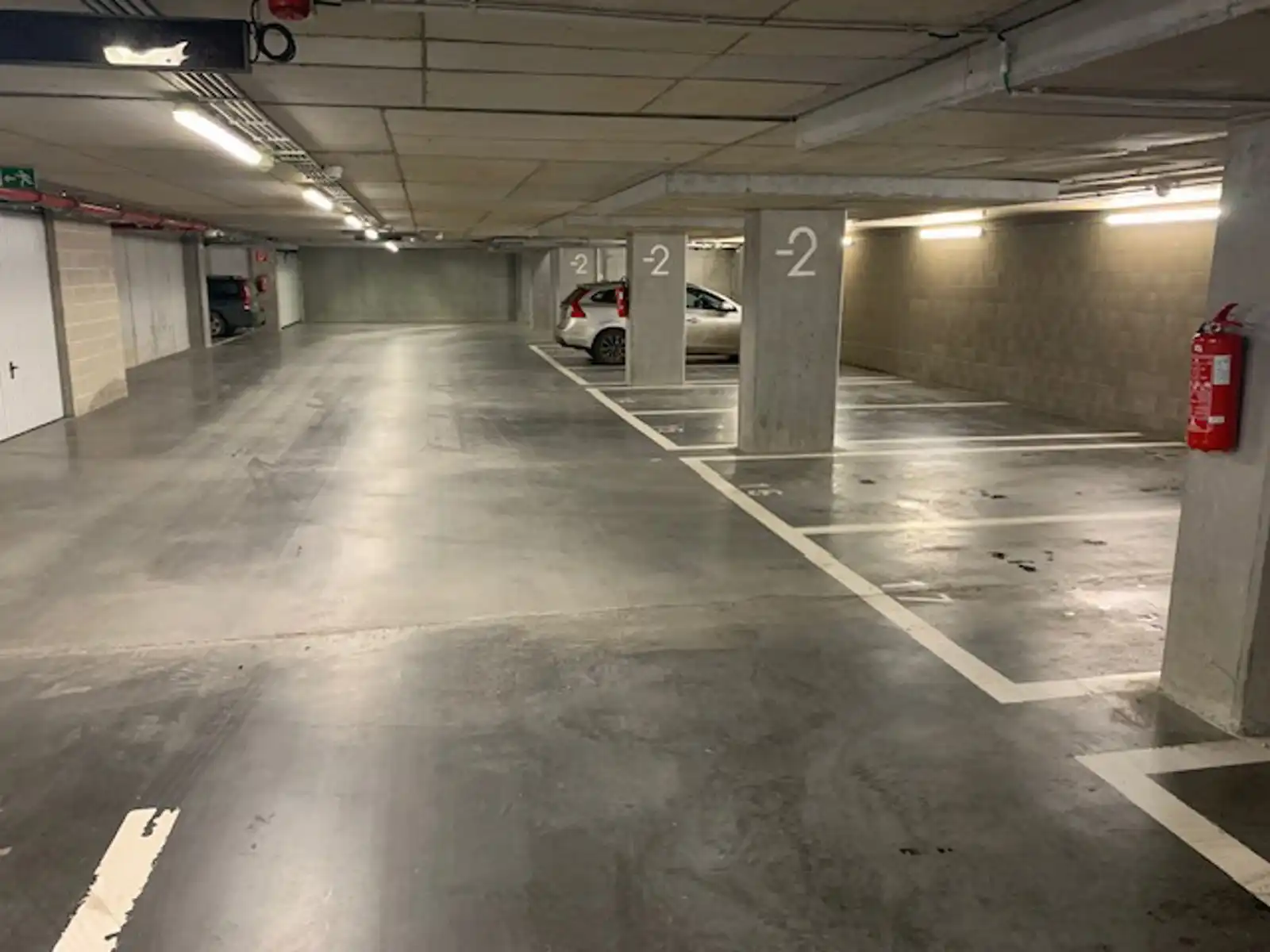 Centraal gelegen tweeslaapkamer appartement met groot terras foto 14