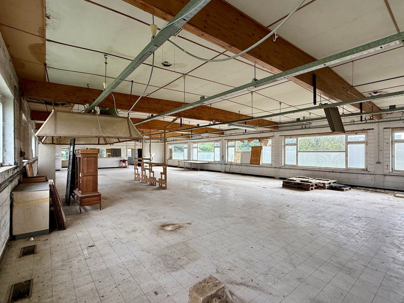 🏡 Te koop: te renoveren ruime villa met loods – unieke opportuniteit in Elst! foto 22