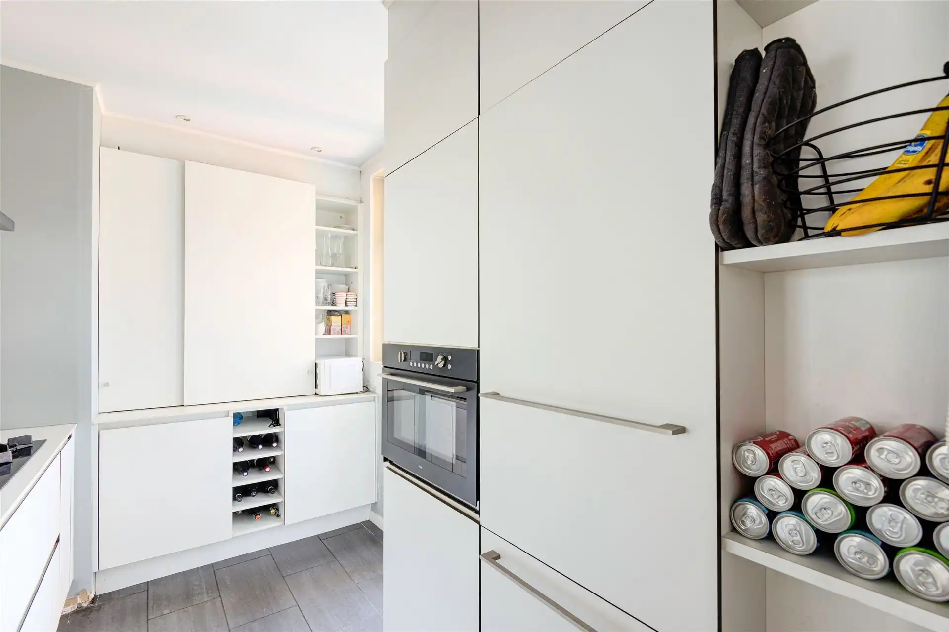 Licht ruim appartement met 2 slaapkamers en terras  foto 10