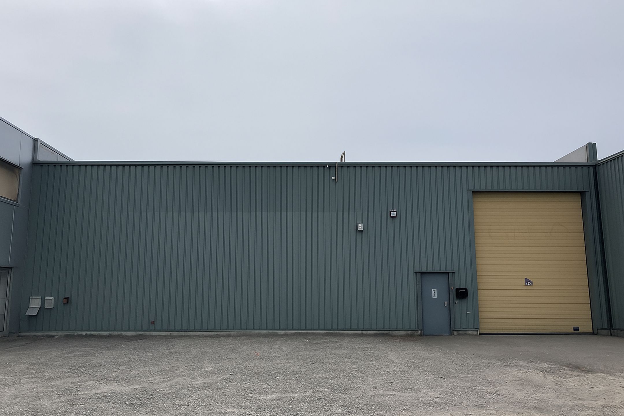 Opslagruimte/werkplaats te huur in Borgerhout foto {{pictureIndex}}