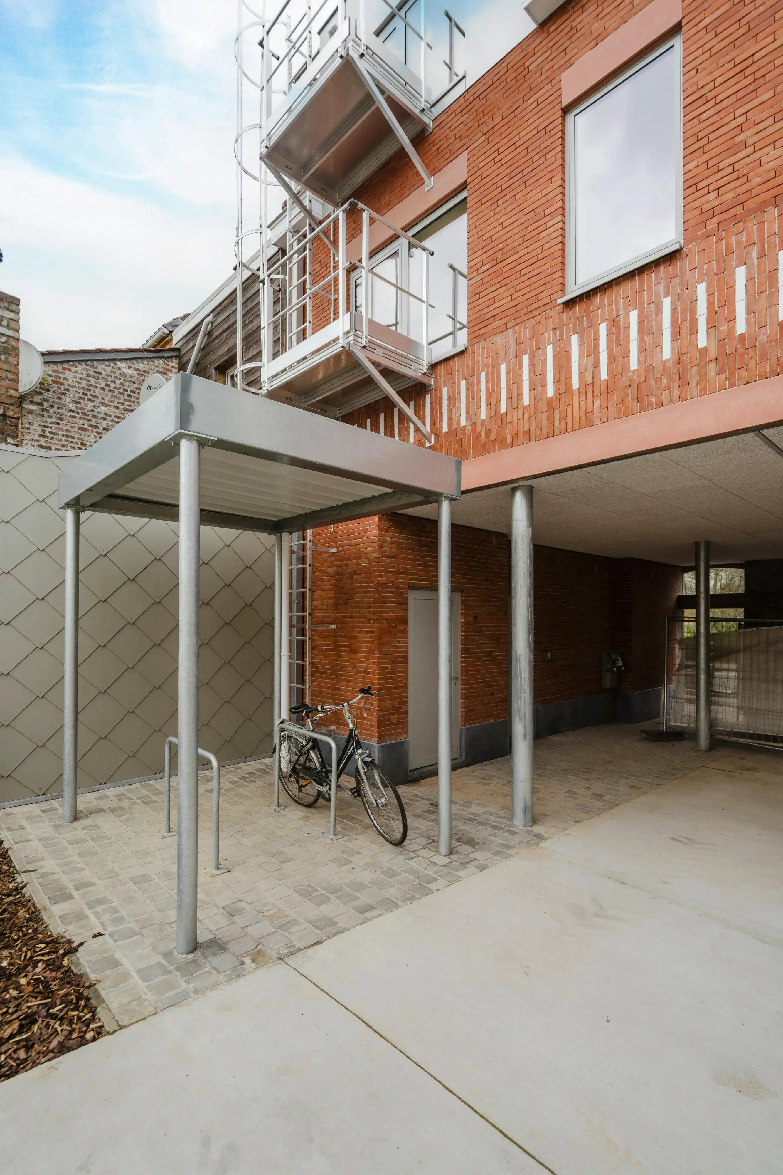 Opbrengsteigendom te koop te Kortrijk – nieuwbouw in één geheel foto 5