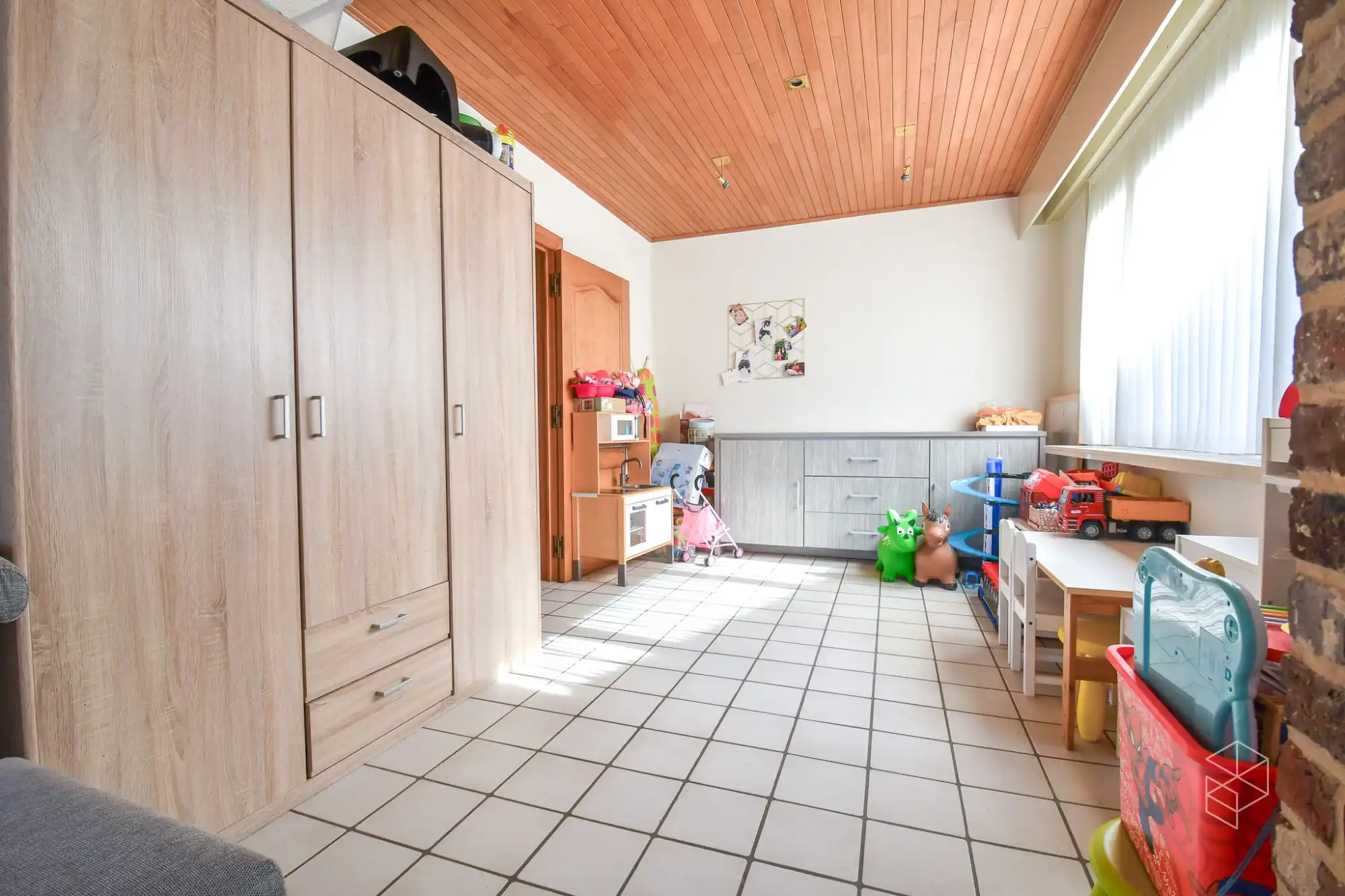 Ruime woning met 3 slaapkamers, inpandige garage en grote tuin foto 13