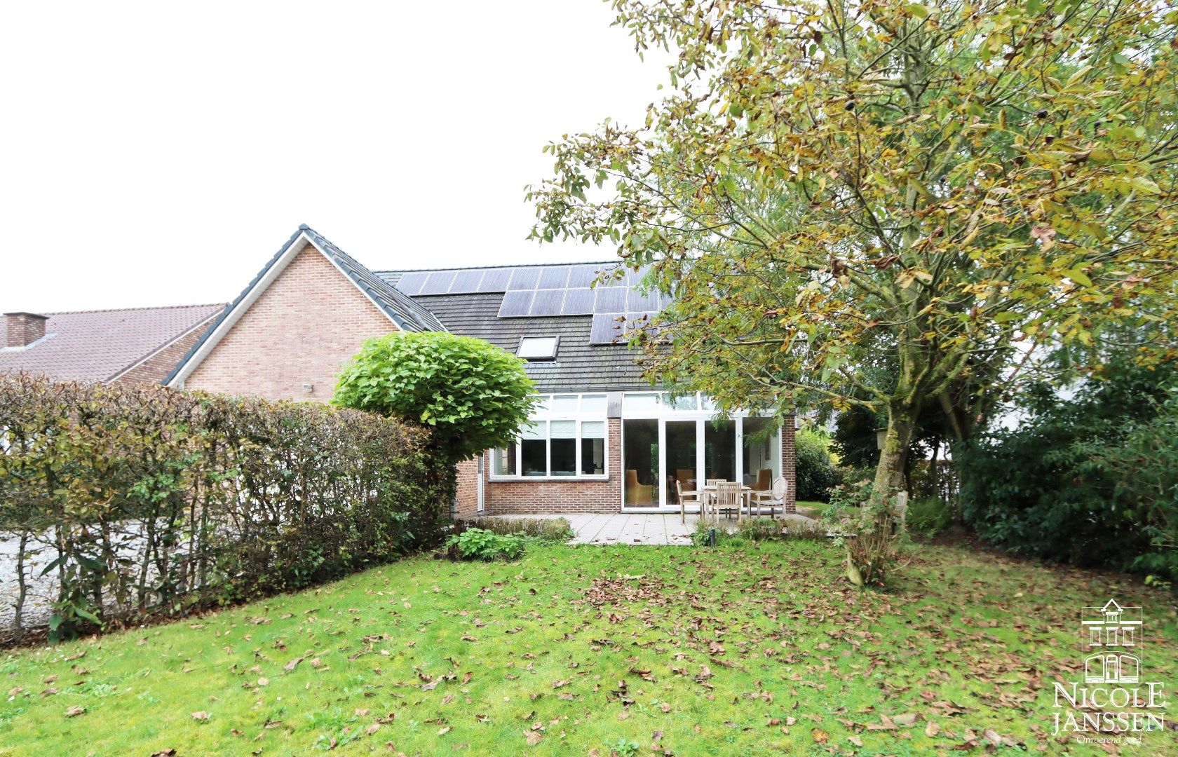 Verzorgde, instapklare gezinswoning met tuin en garage in het mooie Aldeneik foto 22