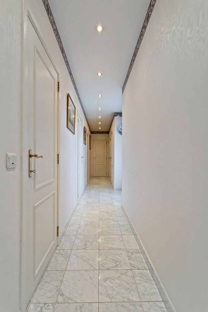 Residentieel erg ruim appartement met parkzicht en drie terrassen foto 12