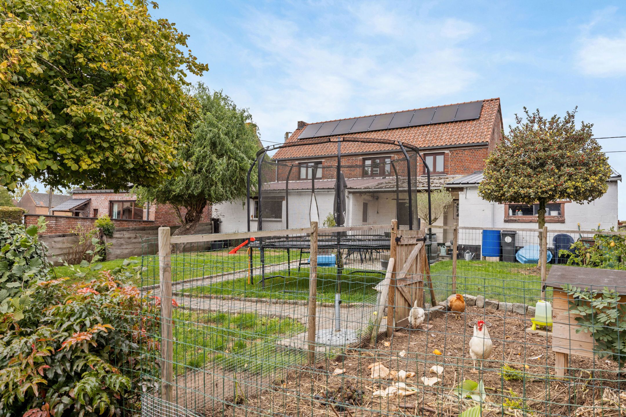 Gezellige woning met garage en tuin foto 3