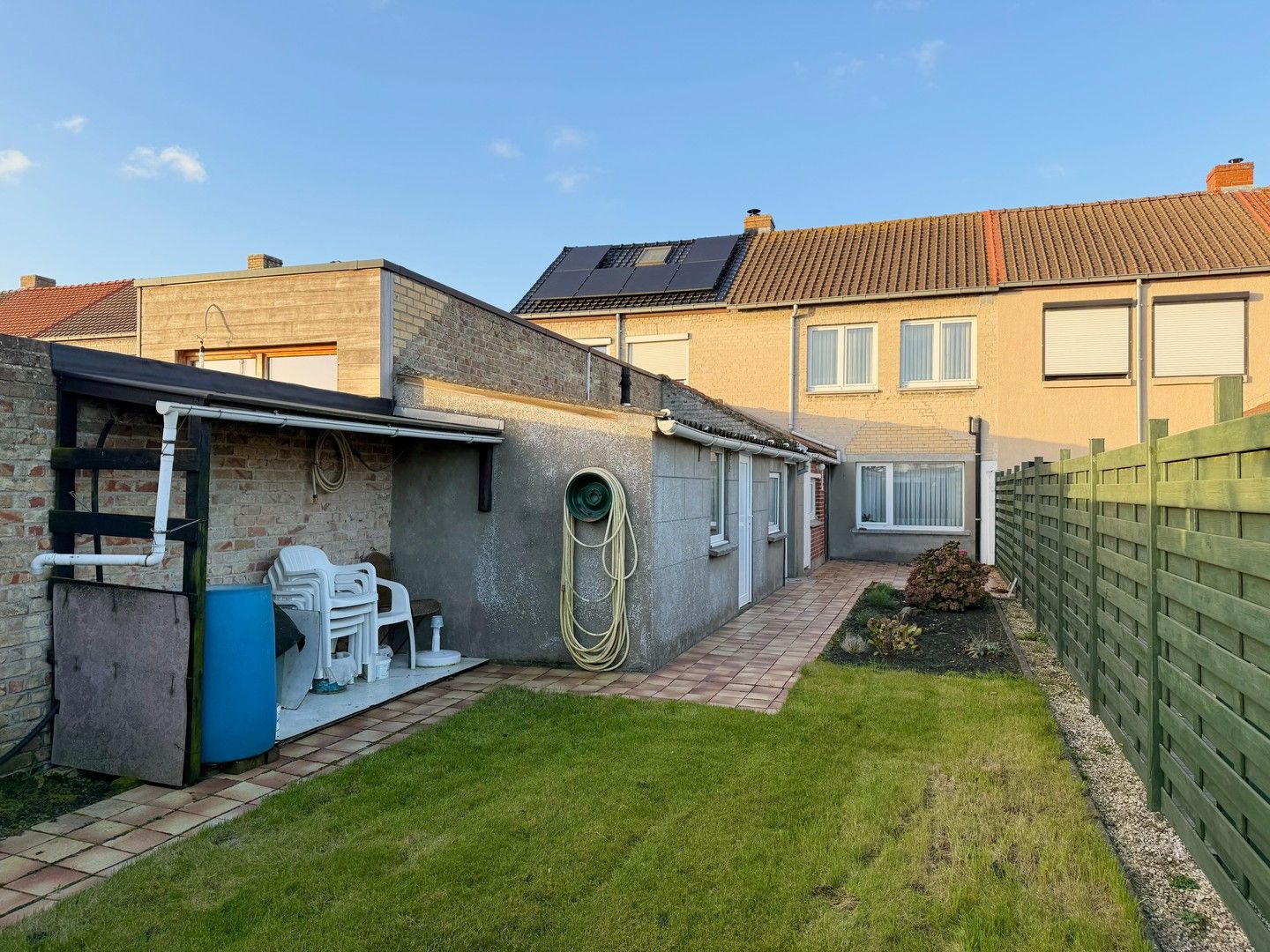 Goed onderhouden rijwoning met garage foto 9