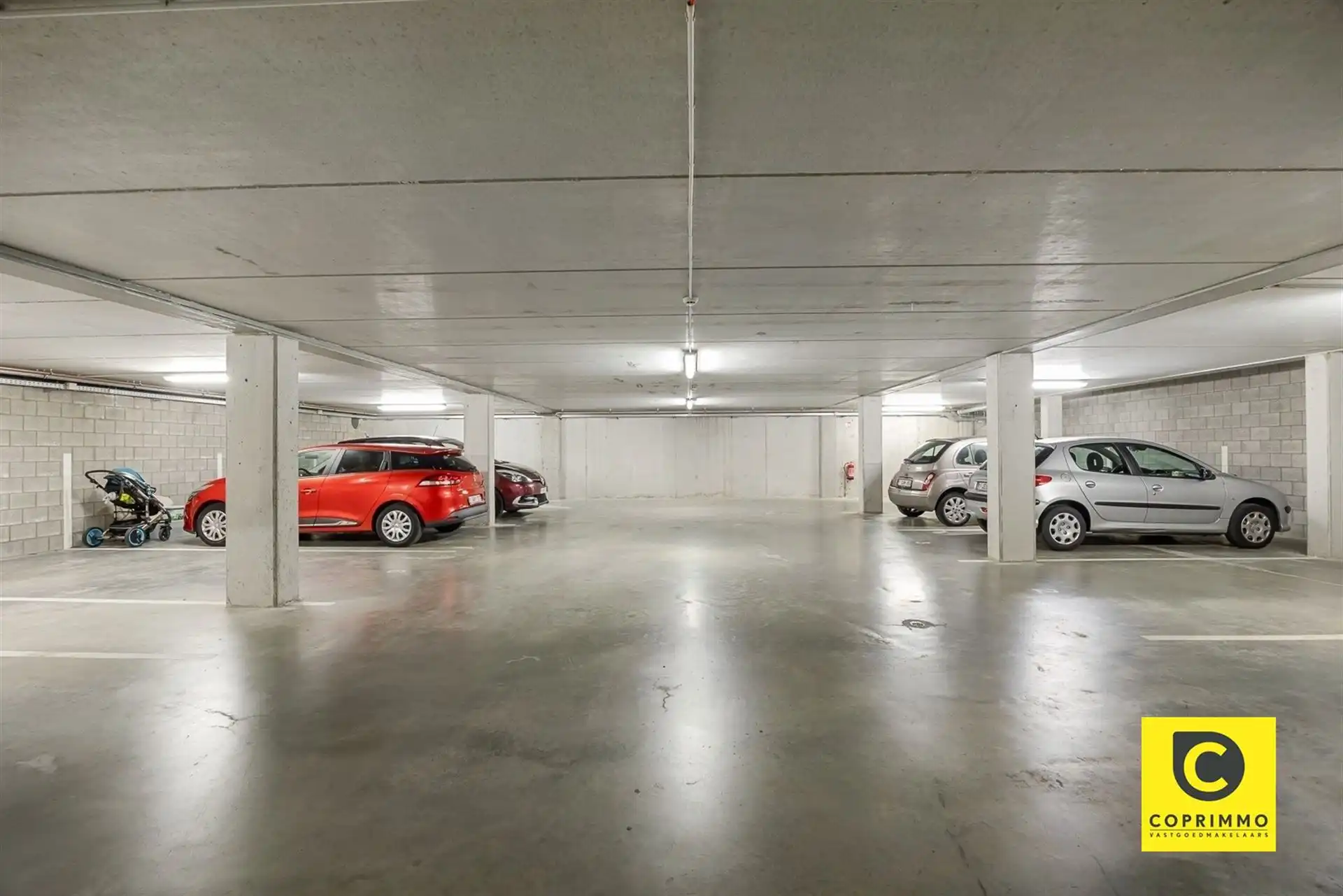 Luxueus 1 slpk app met terras en tuin + parking foto 21