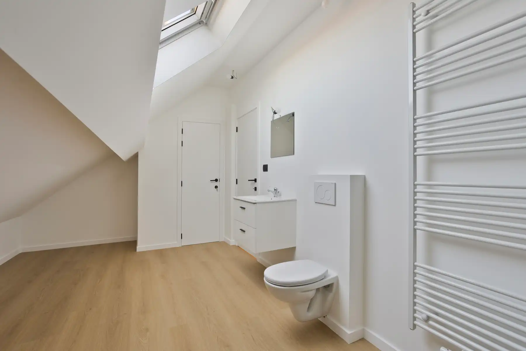 Volledig vernieuwde woning met 3 slaapkamers foto 24
