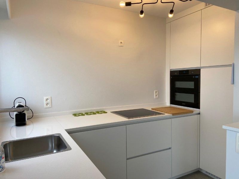 Luxe vastgoed: Penthouse met riant terras en zicht op zee foto 6