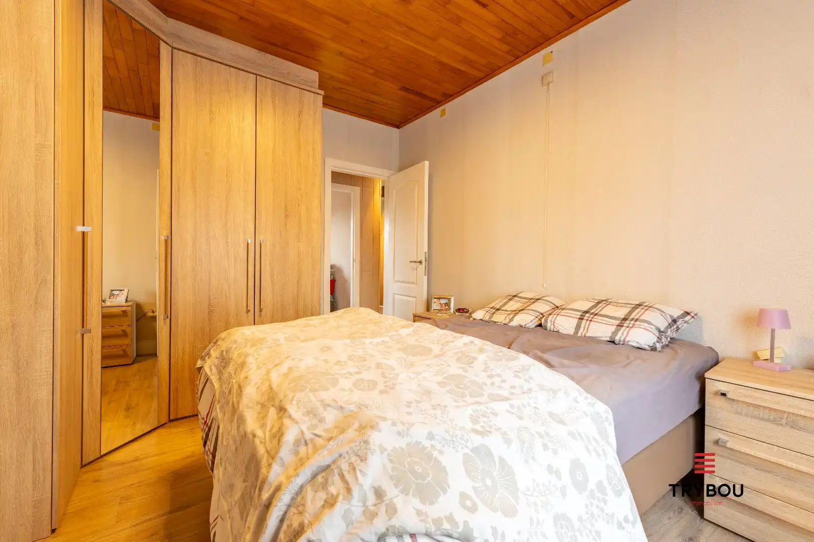 Gezinswoning met tuin, garage én uitweg in hartje Ieper foto 15