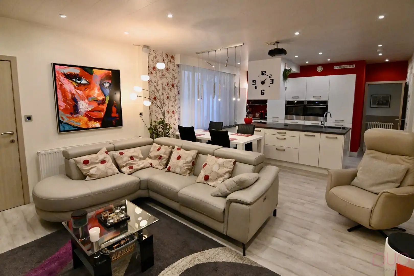 Hoofdfoto van de publicatie: Volledig gerenoveerd 3 slaapkamer appartement