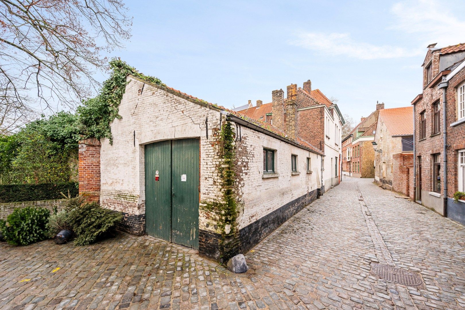 Unieke en idyllische hoekwoning nabij Minnewaterpark en historisch Brugge foto 4