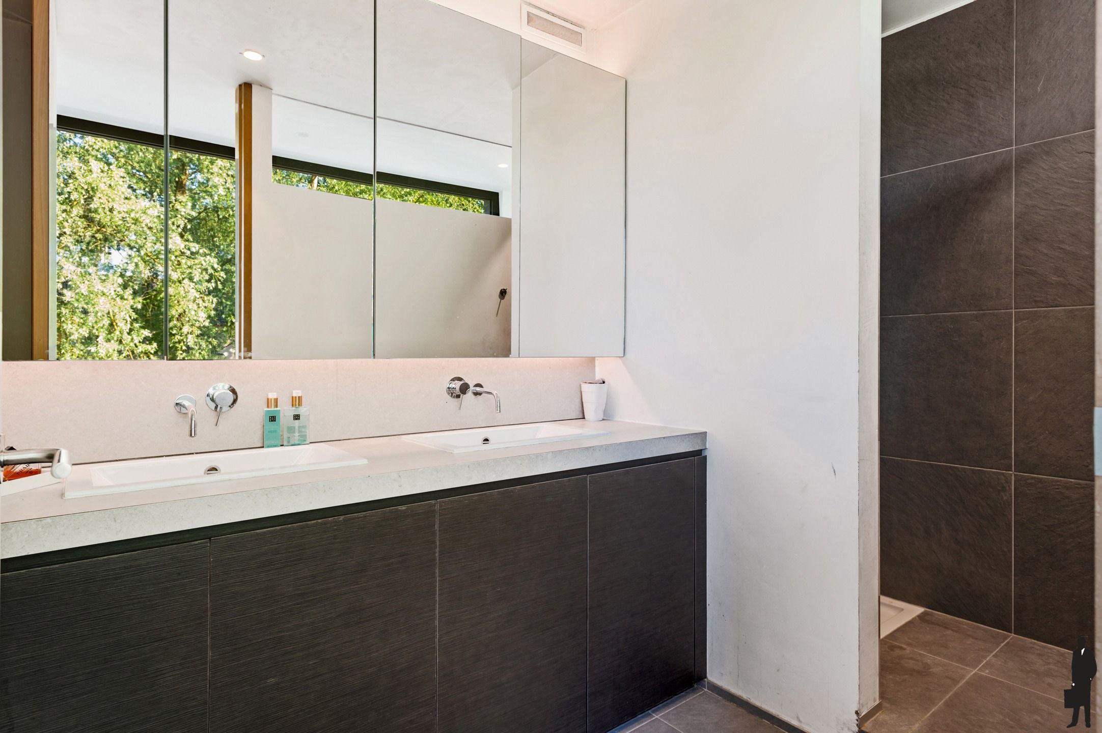 Luxueuze villa te koop in doodlopende straat foto 20