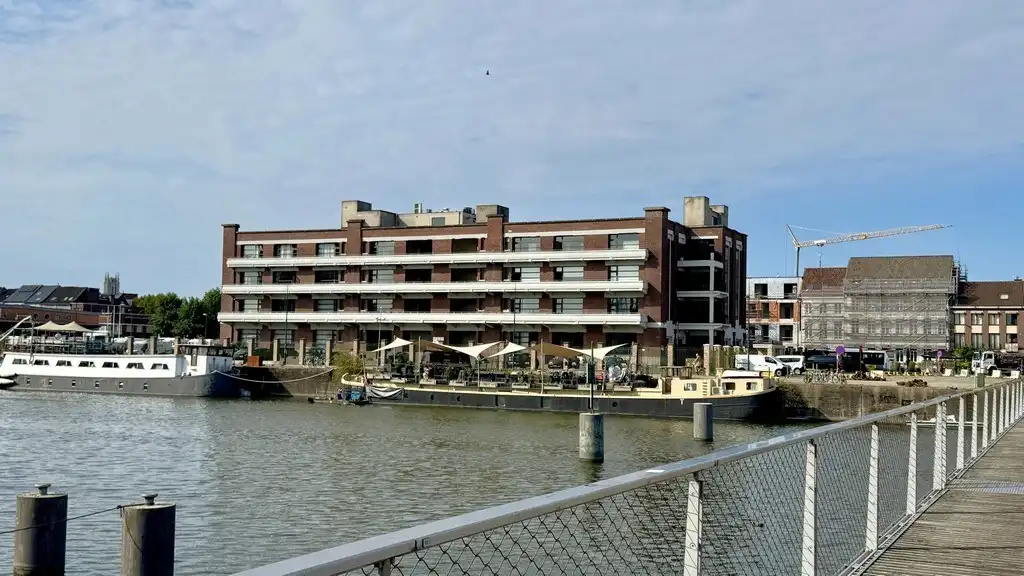 Hip loftkantoor te huur in Handelsdokcenter in Gent foto 18