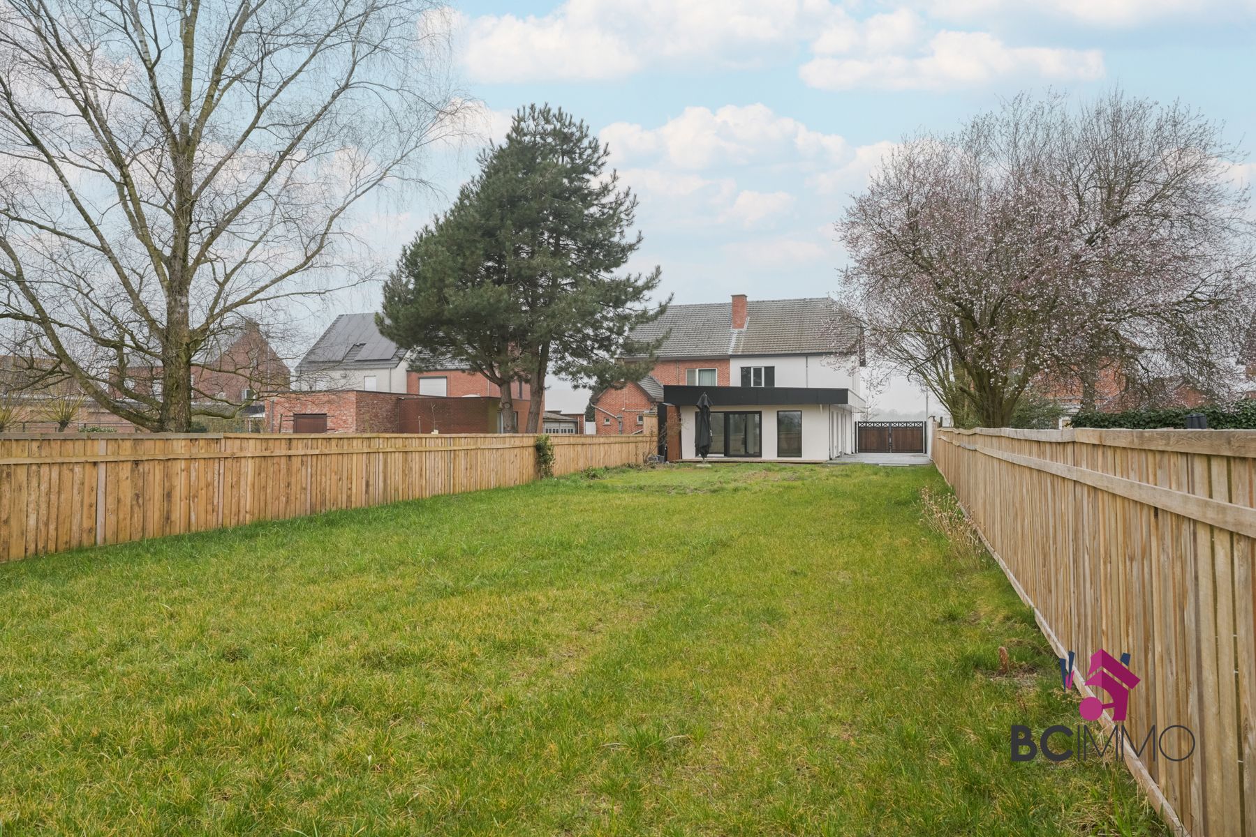 Ruime gerenoveerde woning in Hasselt-Kuringen foto 4