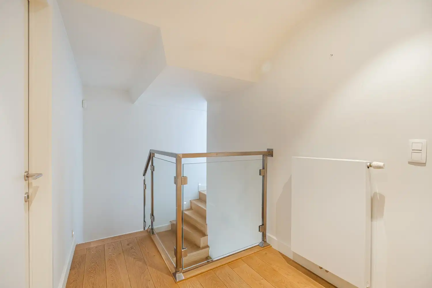 Exclusief wonen met zwembad, bijgebouw en uitzonderlijk veel ruimte foto 21
