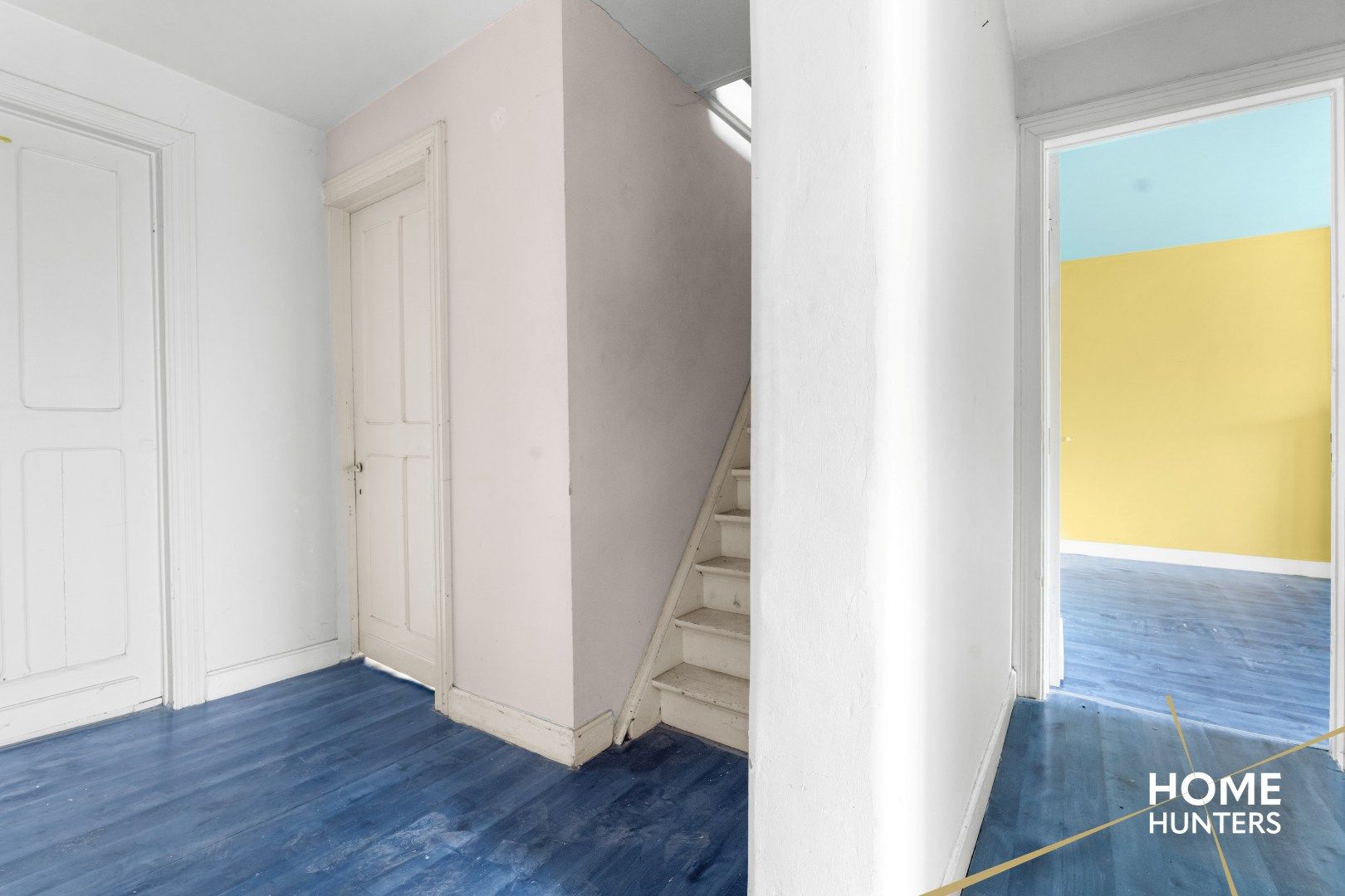 Renovatieproject met 4 slaapkamers, garage en ruime tuin foto 17