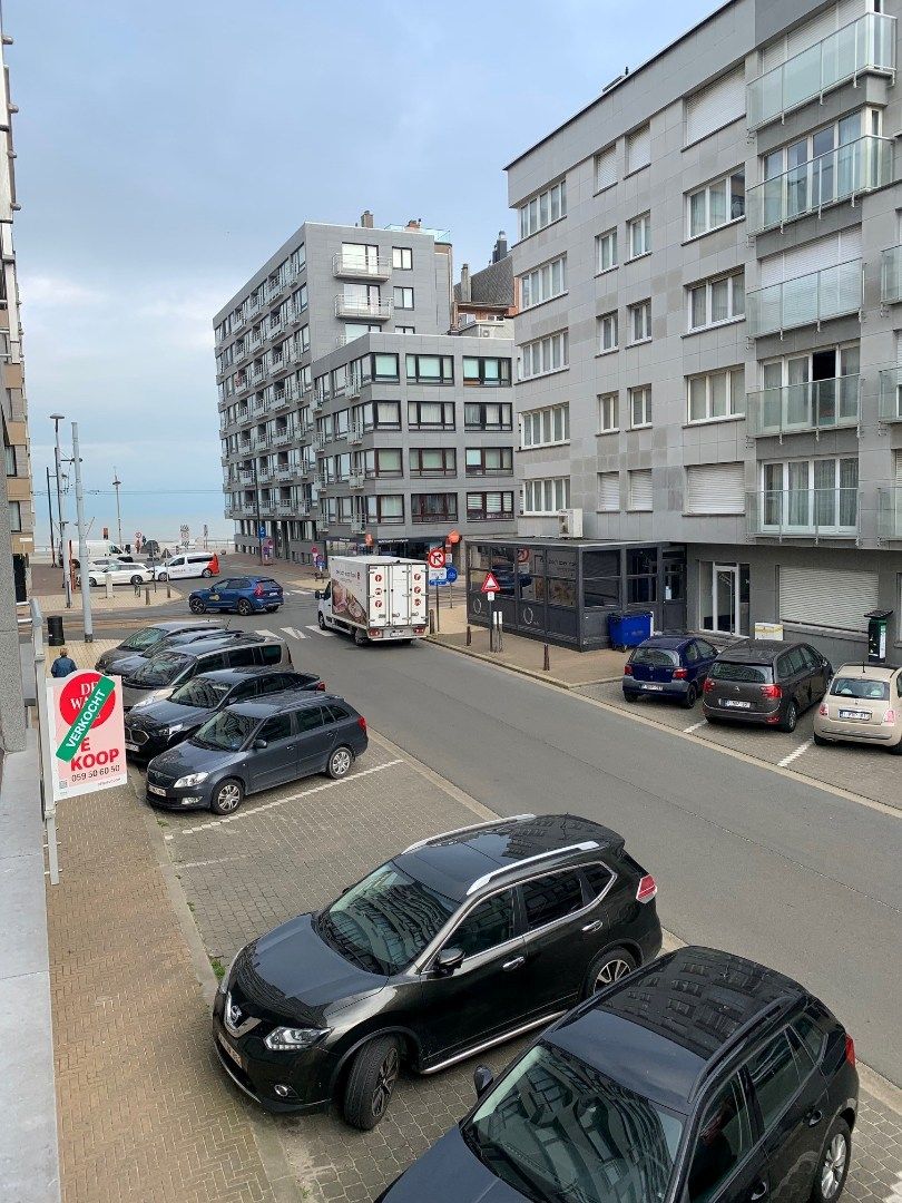 Gemeubelde studio vlak aan zee foto 7