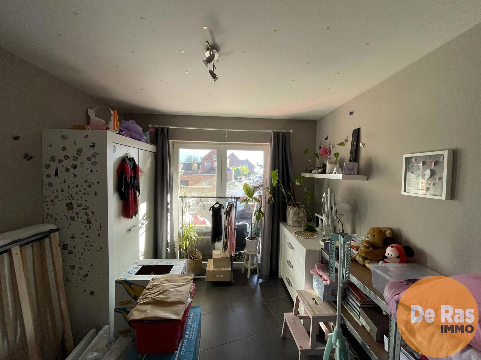 BURST - Verzorgd 3-slaapkamerappartement nabij het station foto 9