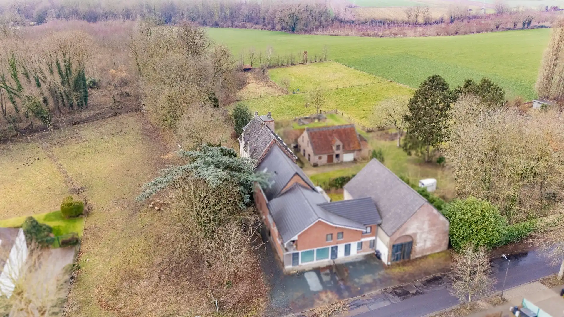 Uniek renovatieproject met authentieke ziel en ruime woonoppervlakte foto 20