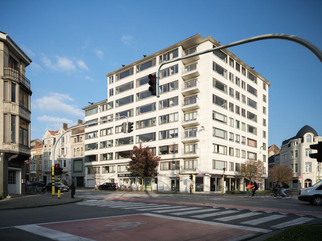 Gent - omgeving Sint-Pietersstation. Lichtrijk, instapklaar app (109 m2) op de 3de verdieping met 2 slaapkamers en aangenaam terras. foto 18