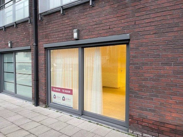 Gelijkvloerse serviceflat te huur in het centrum van Mol. foto 5