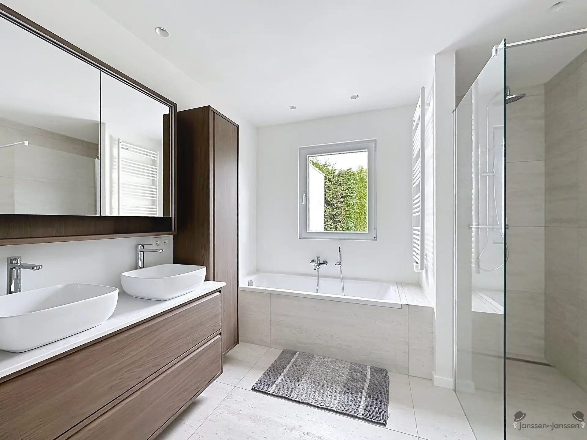 Woning met 2 slk en tuin foto 4