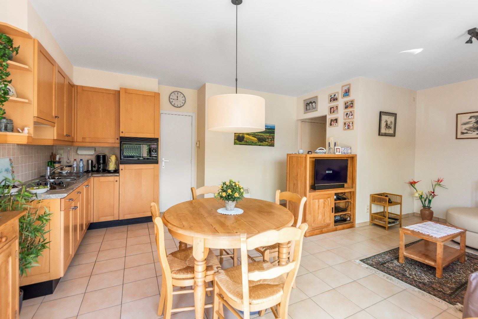 Aangenaam appartement met open groen zicht op de villa's van het Zoute, gelegen vlakbij de Lippenslaan. foto 5