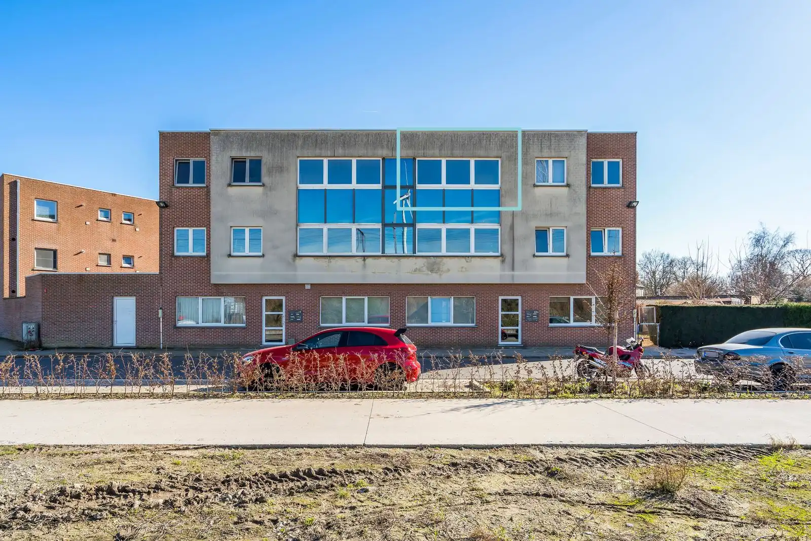 Lichtrijk appartement gelegen op de tweede verdieping foto 10