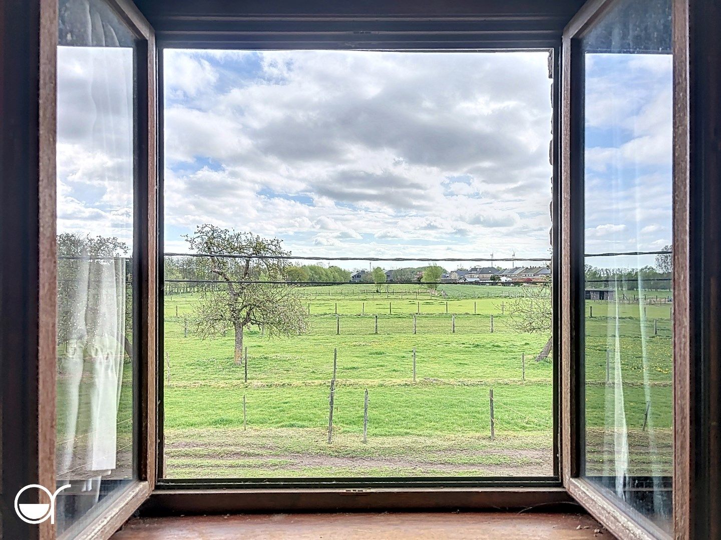 Te renoveren woning met uitzicht op de velden foto 14