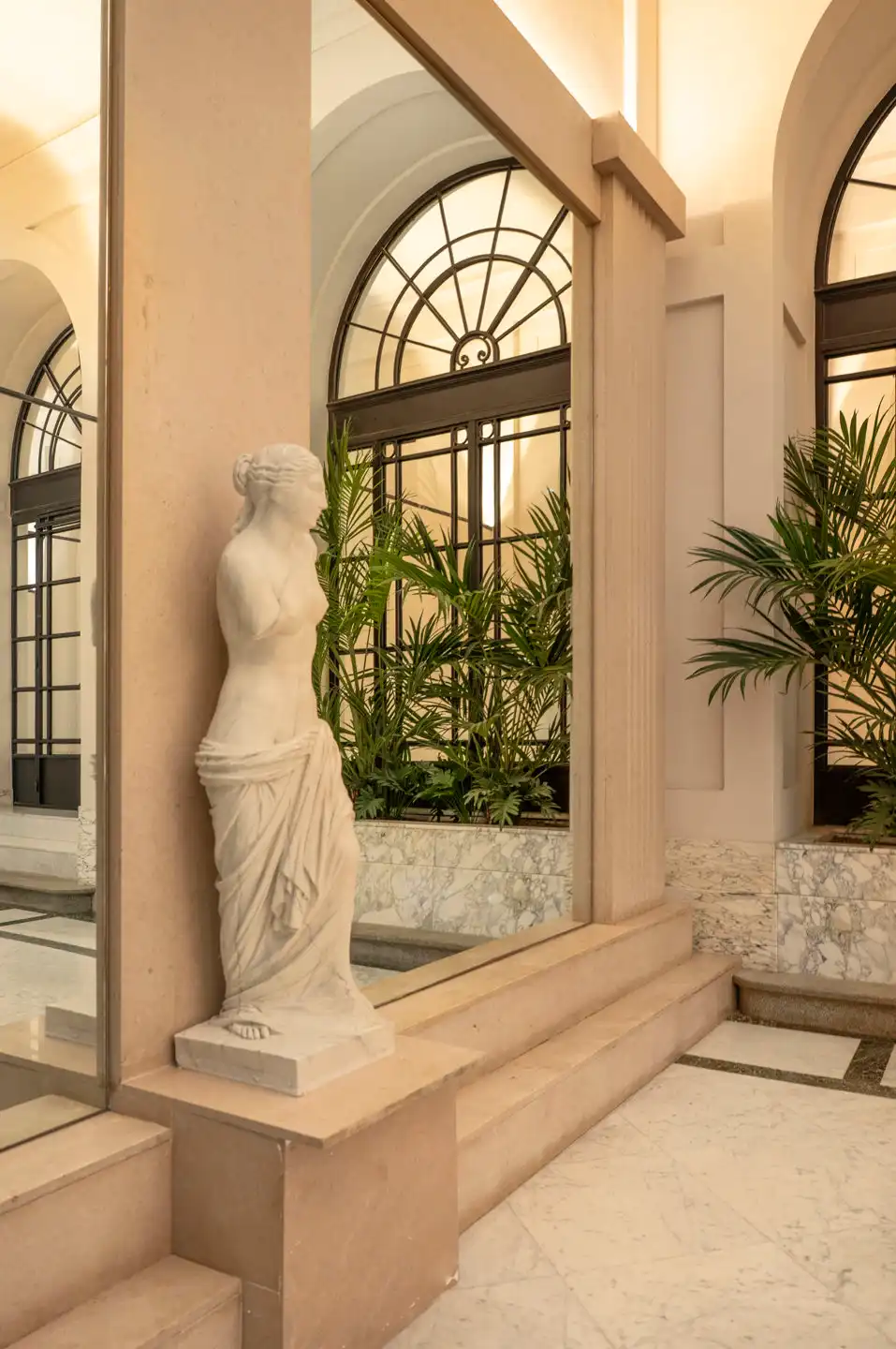 ANTWERPEN CENTRUM - Exclusief appartement met grandeur! foto 3