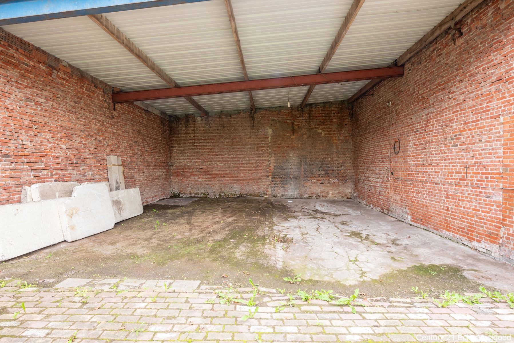 Karakterwoning met hal, garages, parking, tuin op ca 898m² foto 9