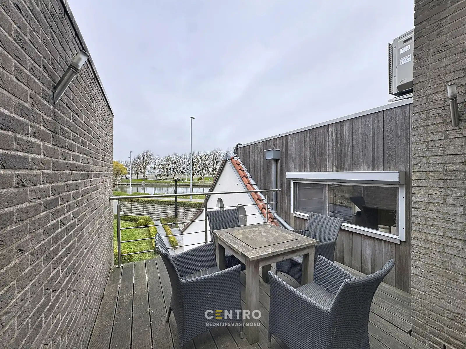 Volledig ingericht restaurant met woonst op CHARMANTE ligging te Oostende! foto 46