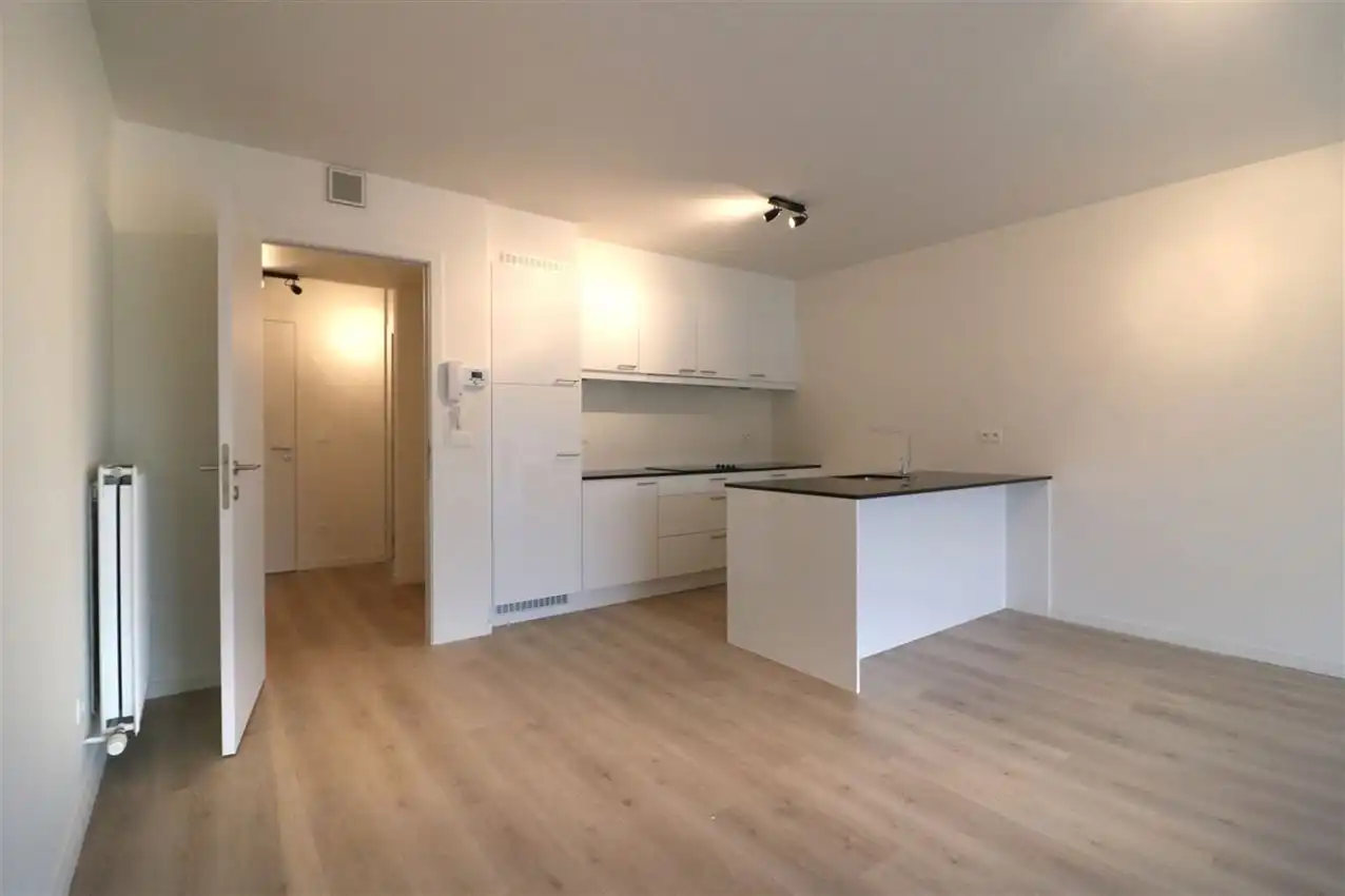 Gelijkvloers appartement met 2 slpk., terras en autostaanplaats foto 5