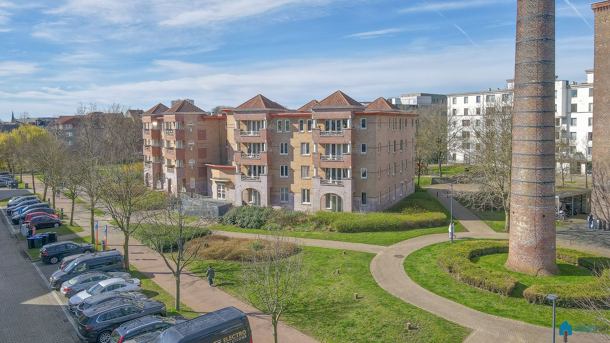 Ruim en goed gelegen appartement met balkon foto 1