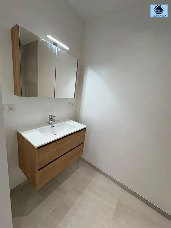 GERENOVEERD APPARTEMENT MET 2 SLAAPKAMERS foto 9